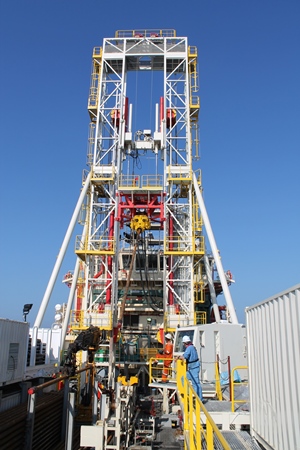 Geoquip Marine | Dina Polaris with GMTR120 Geoquip Marine GMTR120 drill rig in operation
